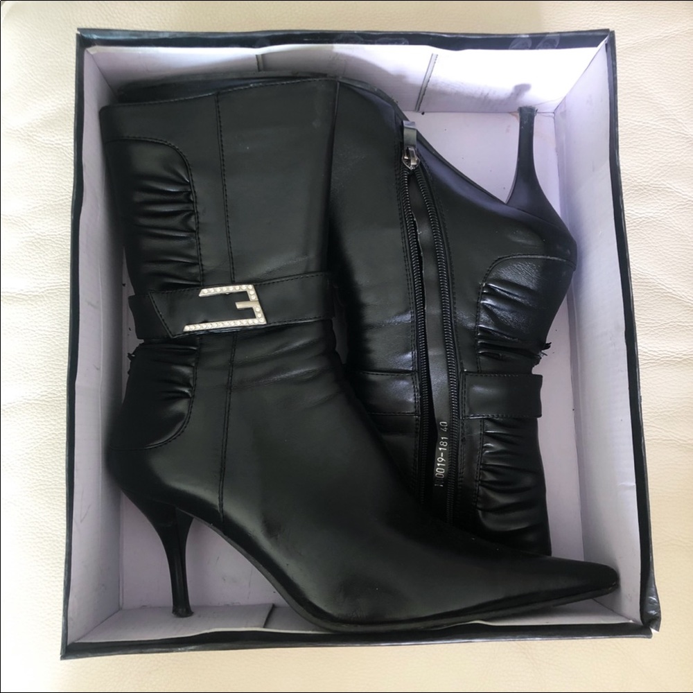 The Leather Ranch Black Pointed Toe Silver Buckle Heels Heeled Boots Size 40